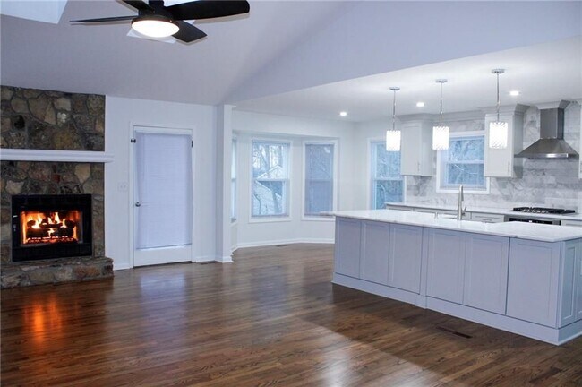 Foto del edificio - 1157 Mountain Springs Dr