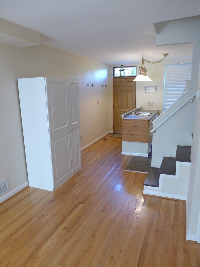 Foto del edificio - 642 W Conway St