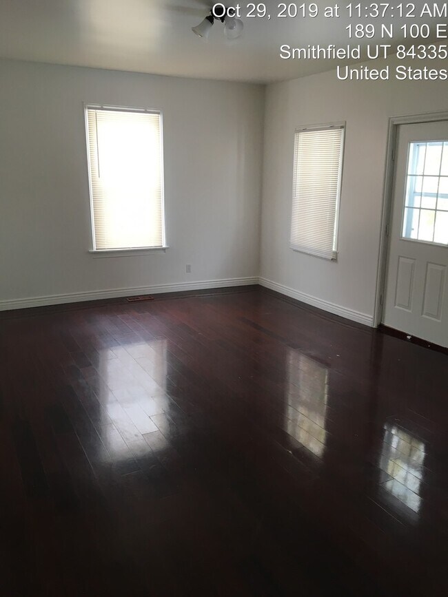 Foto del edificio - Cozy 2 br home in Smithfield.  Available i...
