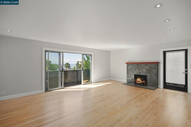 Building Photo - 32 Kenilworth Dr