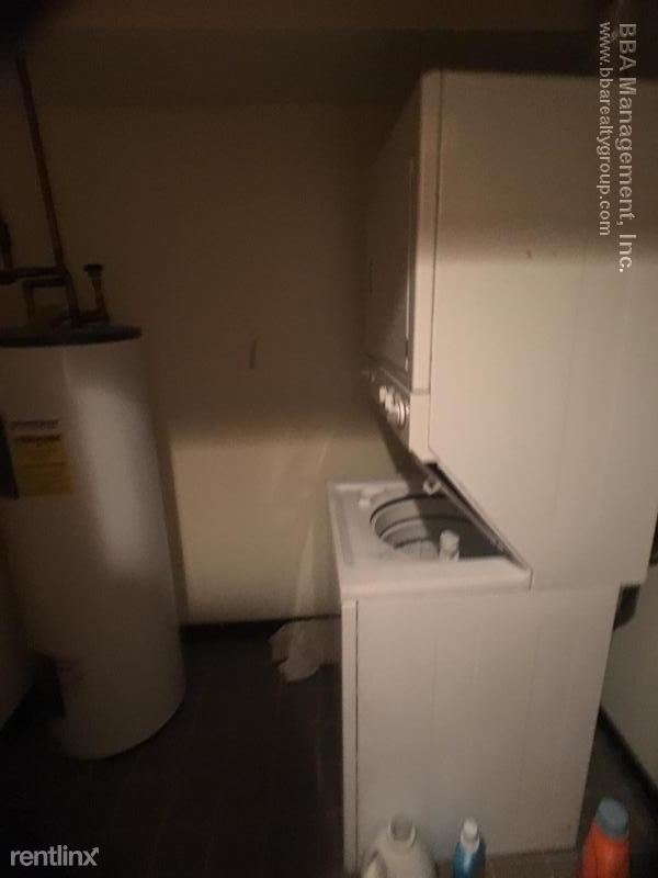 Building Photo - 1396 Beacon St