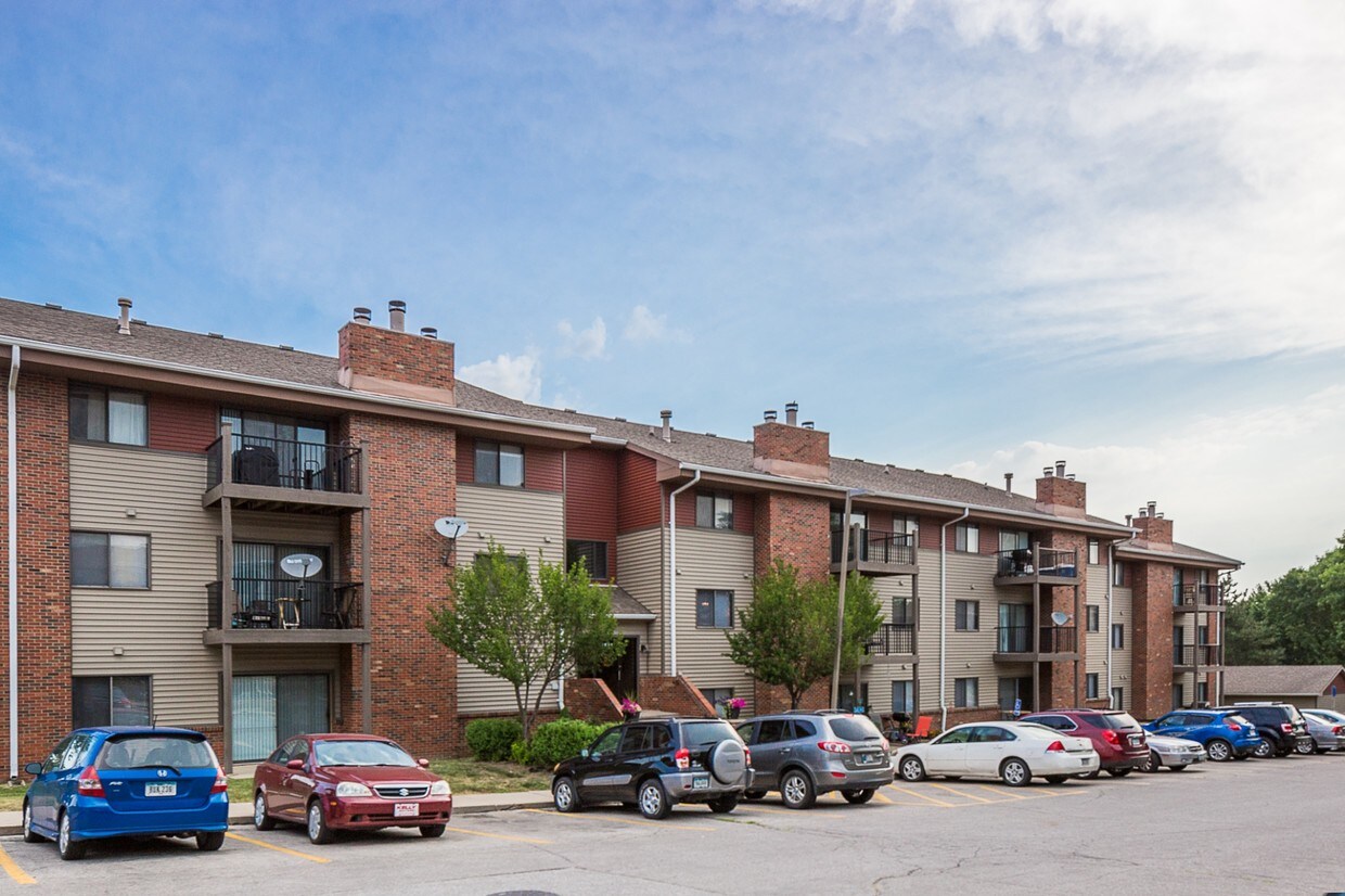 Westchester Square Rentals Des Moines, IA