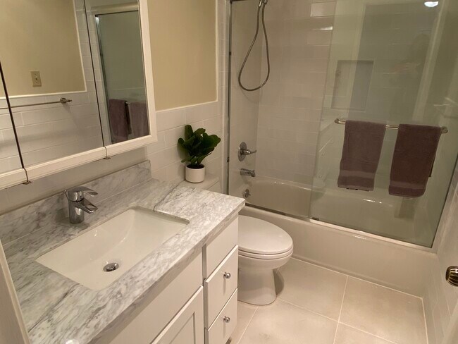 Bathroom - 430 Arguello Blvd