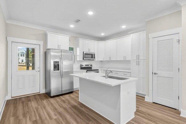 Building Photo - 131 N Sand Palm Rd