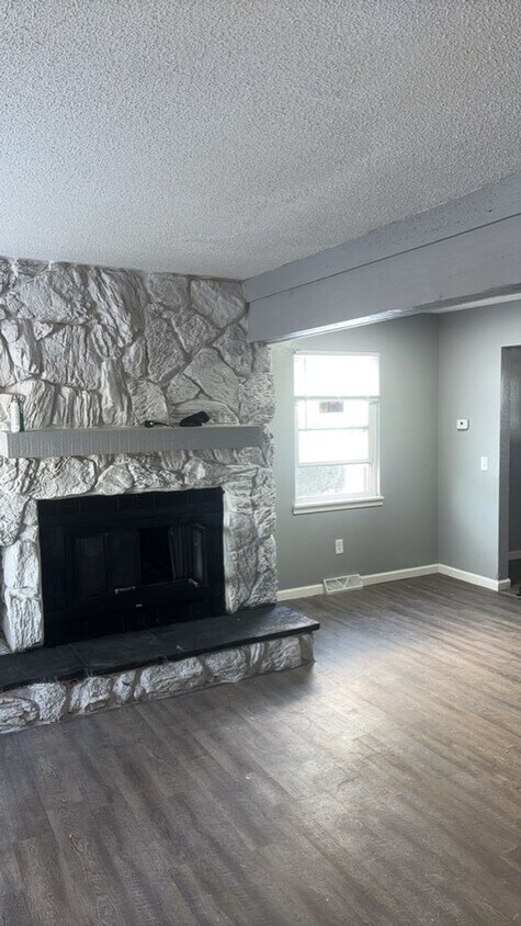 Primary Photo - 3 Bedroom House - West Toledo