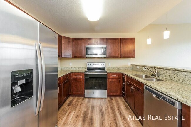 Building Photo - 747 Brambleberry Hts