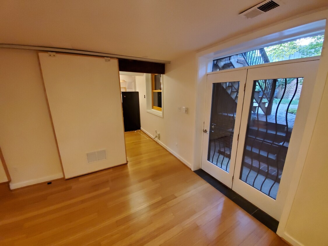Sliding door to kitchen - 2506 Cliffbourne Pl NW