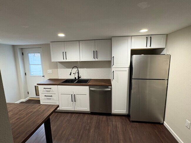 Foto del edificio - 2012 W Montgomery Ave