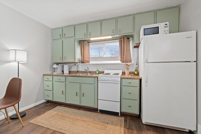 Foto del edificio - 7321 Ideal Ave
