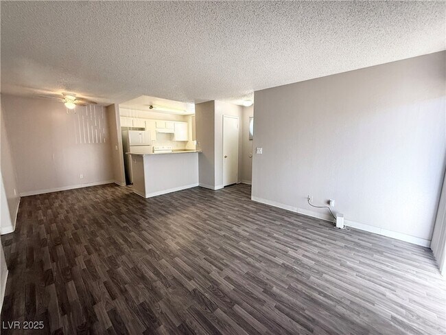 Foto del edificio - 2981 Juniper Hills Blvd