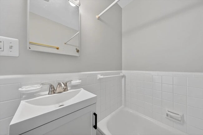 Building Photo - 23 W Burdick St