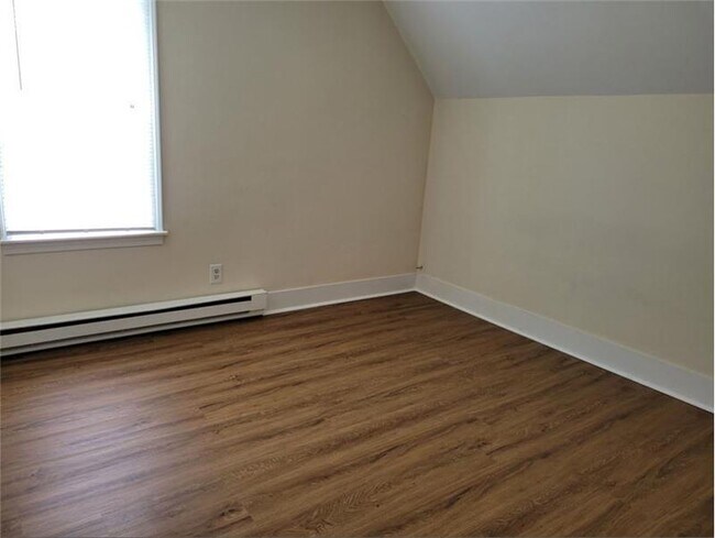 Building Photo - 50 Kilton St