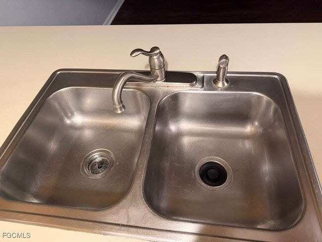 Building Photo - 608 Gerald Ave