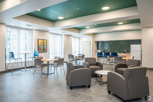 Salón del club - North Creek