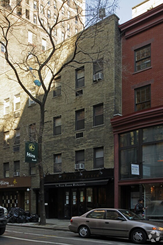 Building Photo - 31 E 20th St