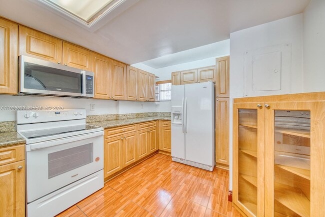 Foto del edificio - 840 SW 105th Ave