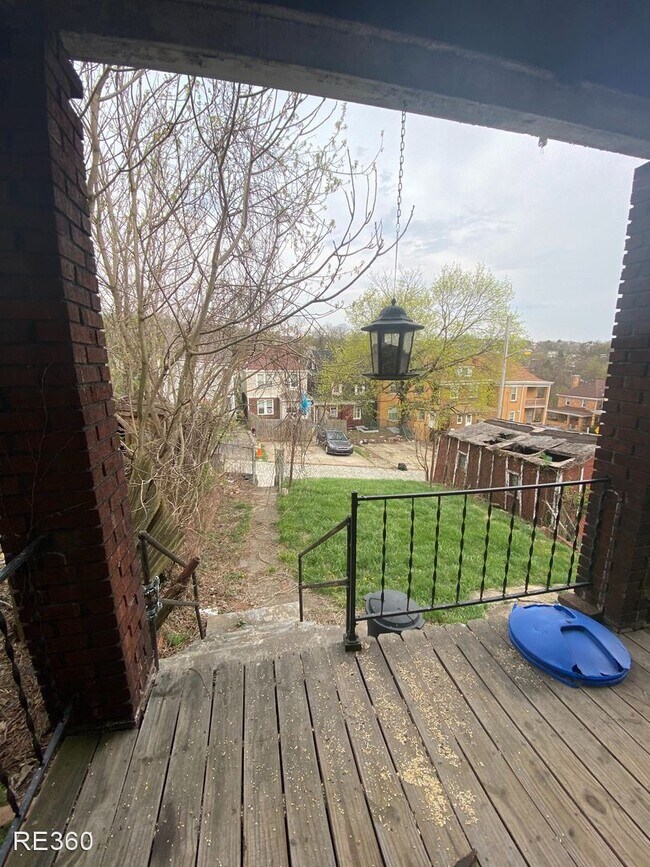 Building Photo - 3 br, 1 bath House - 111 Harwood Mt Washin...
