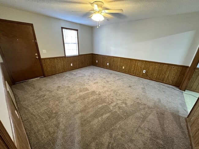 Building Photo - Rosewood  Neighborhhood