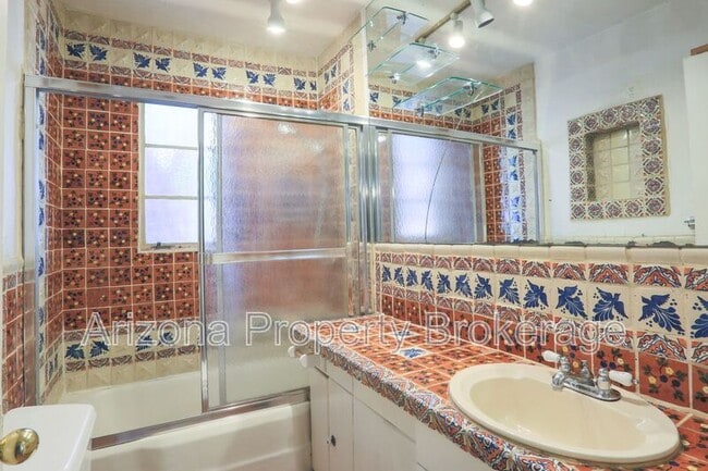 Foto del edificio - 1137 W Glenrosa Ave