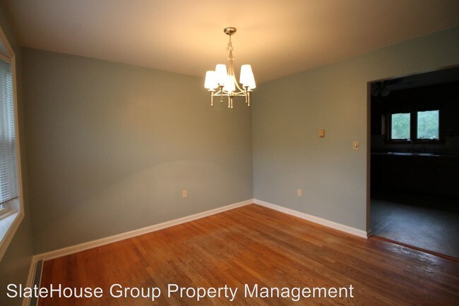 Building Photo - 35 Meadow Ln