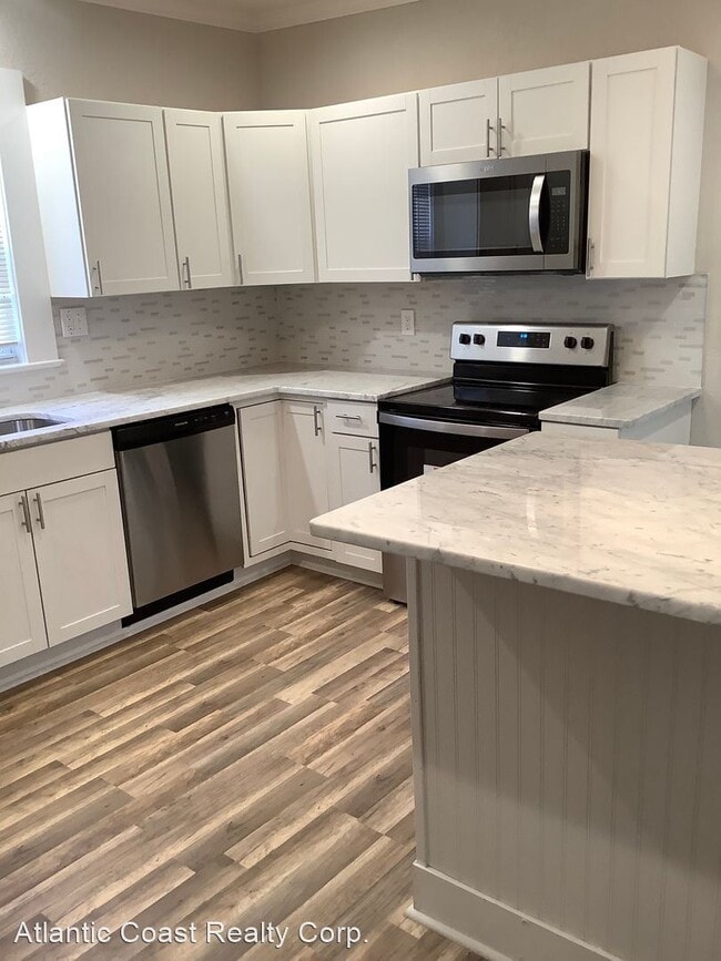 Building Photo - 3 br, 2 bath House - 2140 Cedar Road A