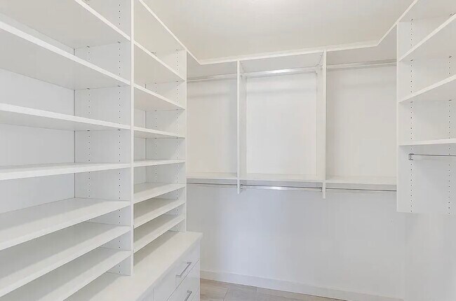 Foto del edificio - 13625 Admiral Ct