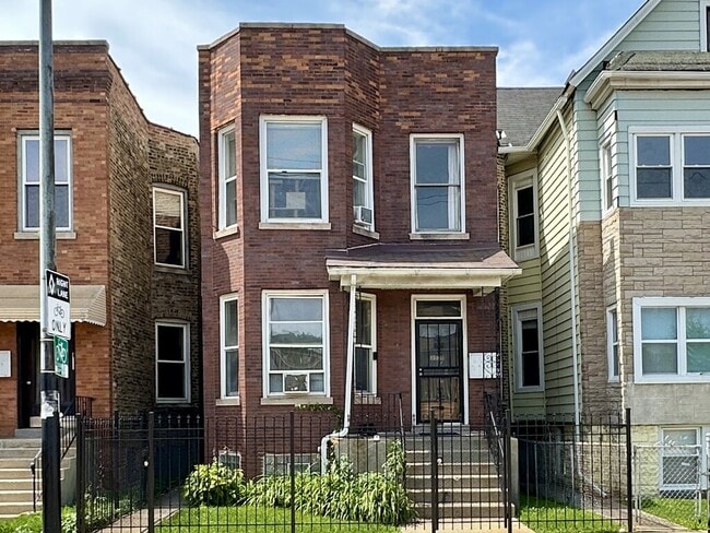 Building Photo - 3530 N Elston Ave