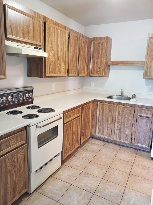 Building Photo - 4724 Uplands Dr