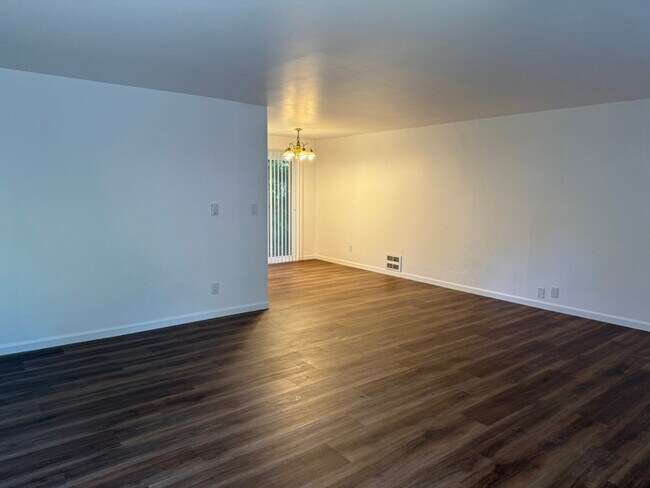Foto del edificio - 23820 Edmonds Way