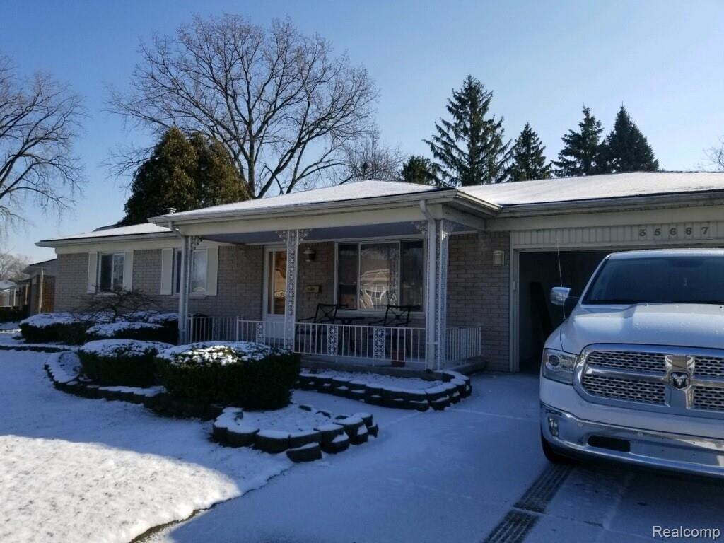 Primary Photo - 35667 Elmira St