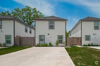 Building Photo - 6611 Bacher St
