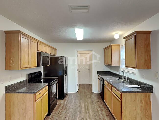 Building Photo - 1883 Portview Dr