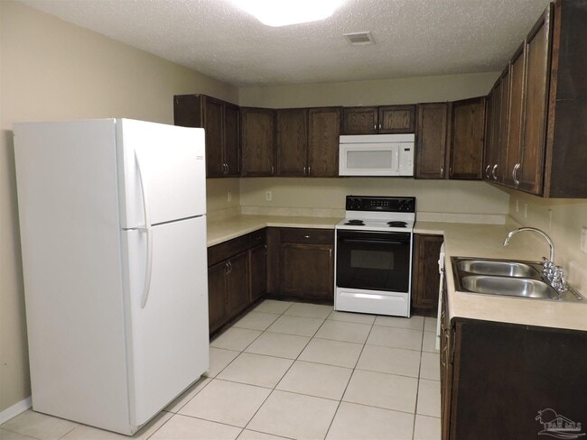 Building Photo - 5672 Hermosa Cir