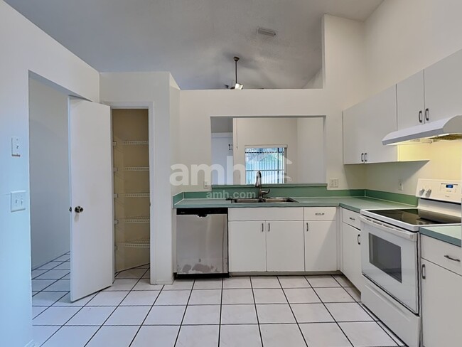 Foto del edificio - 957 Islander Ave