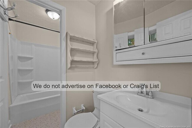 Foto del edificio - 5842 Columbine Rd