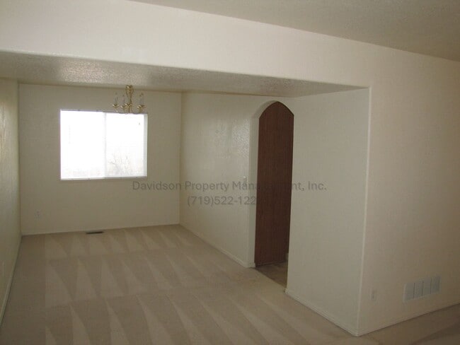 Foto del edificio - Gorgeous 4 Bedroom Home in Widefield/Fountain Area