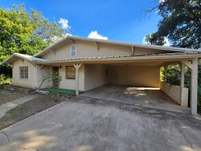 Building Photo - 410 E Main St