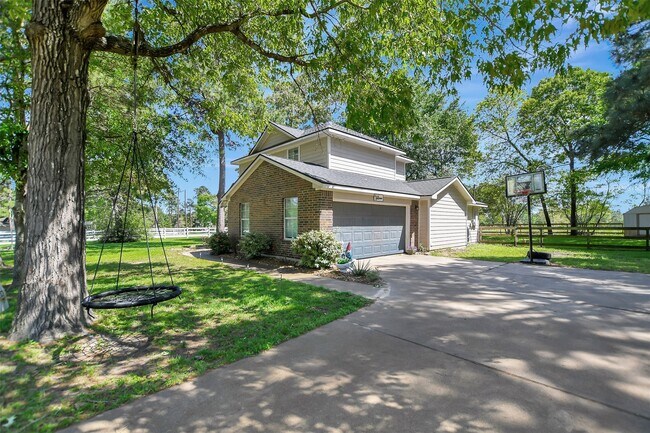 Building Photo - 25401 Hunting Trail