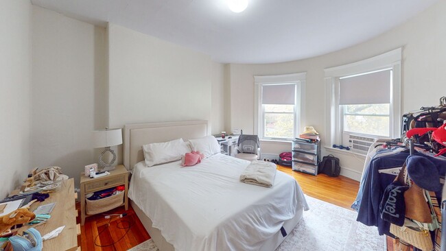 Foto del edificio - Brookline 1 Bed – Elevator Building – Heat & Hot Water Included – No Fee – 9/1