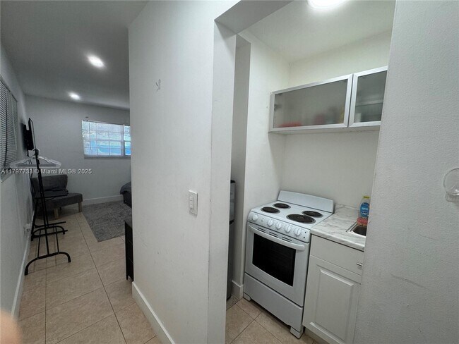Foto del edificio - 320 NE 160th St