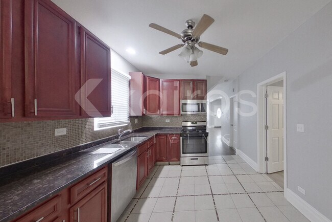 Foto del edificio - 452 E 88th Pl