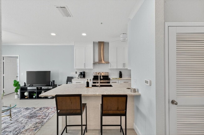 Building Photo - Completely Renovated Waterfront Condo – Fully Furnished