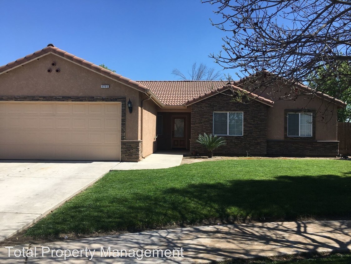 Primary Photo - 4 br, 2 bath House - 1711 Shaver Lake Ave.