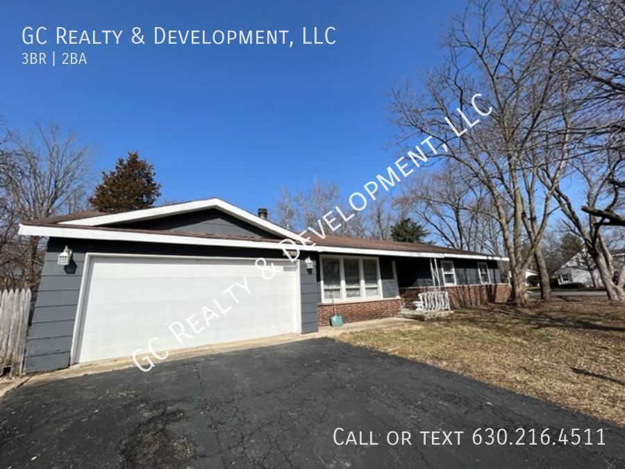 22W220 Burr Oak Dr, Glen Ellyn, IL 60137 House Rental in Glen Ellyn