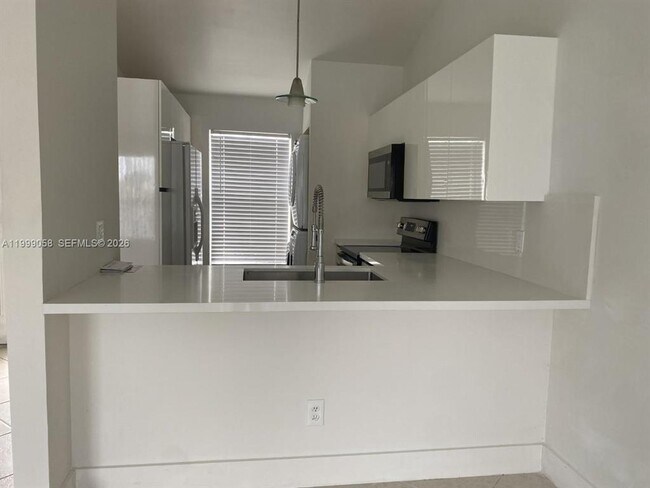 Foto del edificio - Southeast 8th Street, Hallandale Beach, FL 33009 - 2 BR 2 BA townhouse