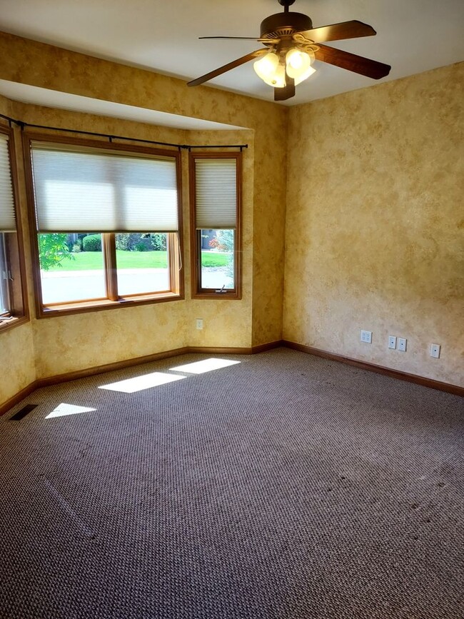 Building Photo - 3 bed 2 bath Condo in Bozeman