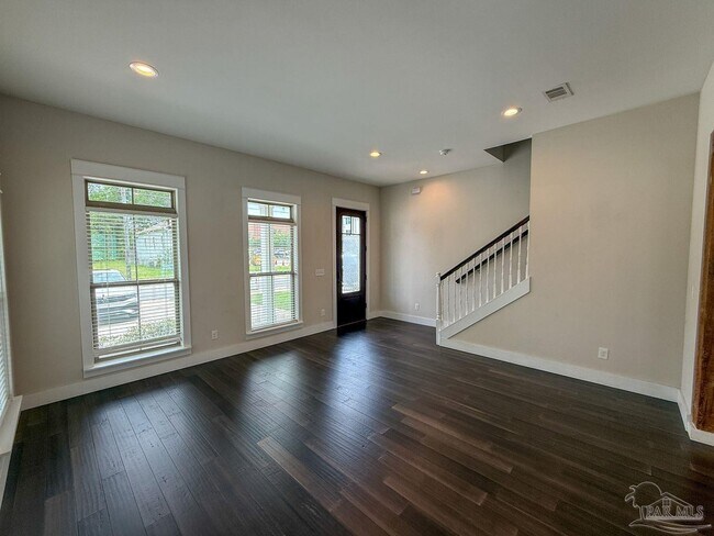 Foto del edificio - 517 W Wright St