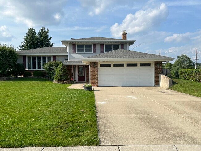 Building Photo - 1202 Iroquois Ln