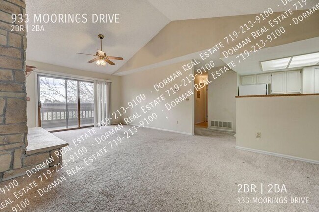 Foto del edificio - 933 Moorings Dr
