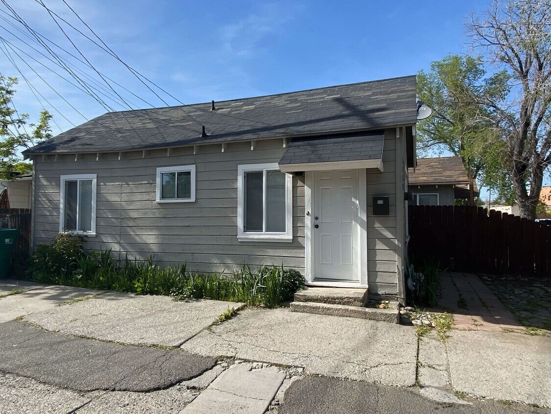 Primary Photo - Charming 1 bedroom home near Veterans Hosp...